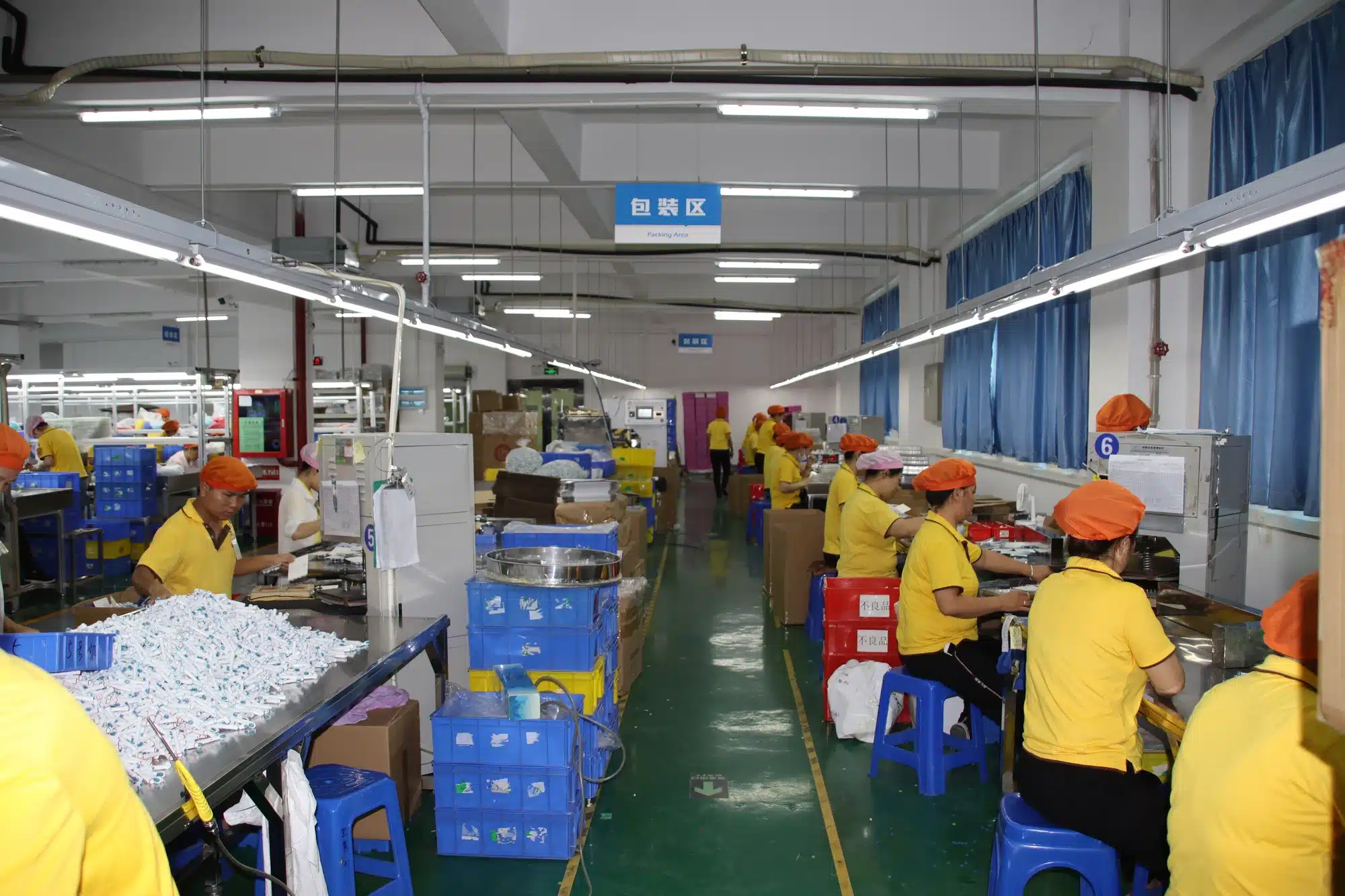 Assembly line with operators